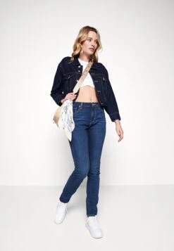 Pier One BANDANA UNISEX 3 PACK - Tuch - Black/white/beige 10 Pier One BANDANA UNISEX 3 PACK - Tuch - Black/white/beige -Pier One Store 019bfd3b306a49bfb36d42a4a87d1b8e