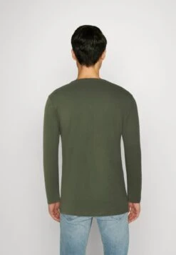 Pier One 2 PACK - Langarmshirt - Off-white/dark Green -Pier One Store 0759921164bf4a61ad41012bec4a7502