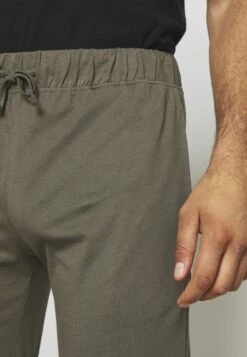 Pier One 2 PACK - Nachtwäsche Hose - Black/khaki 11 Pier One 2 PACK - Nachtwäsche Hose - Black/khaki -Pier One Store 2d7e8aabb1c34004a160f9bd3c559011