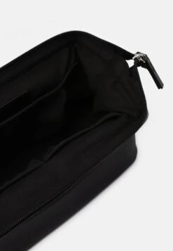 Pier One Kosmetiktasche - 802 - Black -Pier One Store 7aa537de0d9045aaa803a044e8f7ffbf