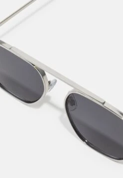 Pier One Sonnenbrille - Silver-coloured 9 Pier One Sonnenbrille - Silver-coloured -Pier One Store 7d8386e687b348308fc460282594e4fb