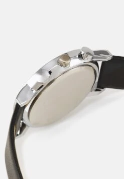 Pier One SET - Uhr - Black -Pier One Store 8b85f94e4c5a43a89680fa66df3bc7c7