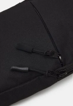 Pier One Gürteltasche - Black 10 Pier One Gürteltasche - Black -Pier One Store dab56f0d9f6a4e8f95ff10ff87072d05