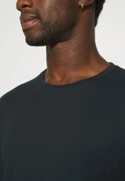 Pier One 2 PACK - Langarmshirt - Olive/dark Blue 11 Pier One 2 PACK - Langarmshirt - Olive/dark Blue -Pier One Store f69abb7916144e8aa0b01718277e8c4a